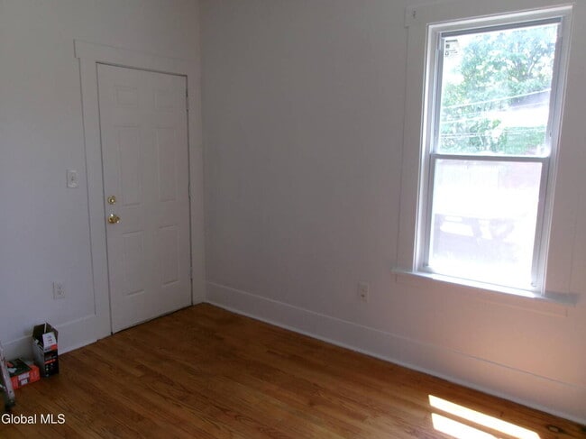 Building Photo - 1338 Parkwood Blvd
