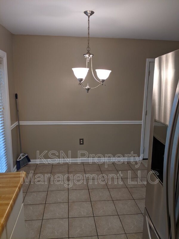 Building Photo - 412 Barnhill Dr