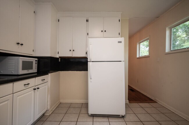 Building Photo - 175 Habersham Way