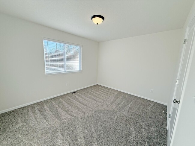 Building Photo - 8125 N Brown Station Rd