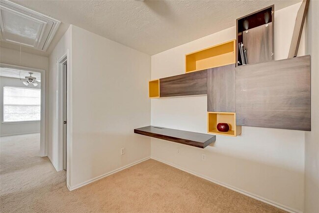 Building Photo - 22 Wickerdale Pl