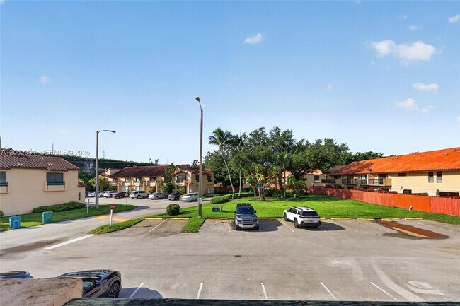 Building Photo - 10206 SW 77th Ct