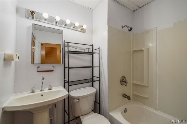 Building Photo - 109 Spaulding St