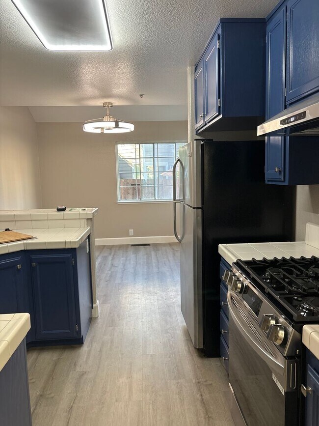 Building Photo - 1810 Carneros Cir