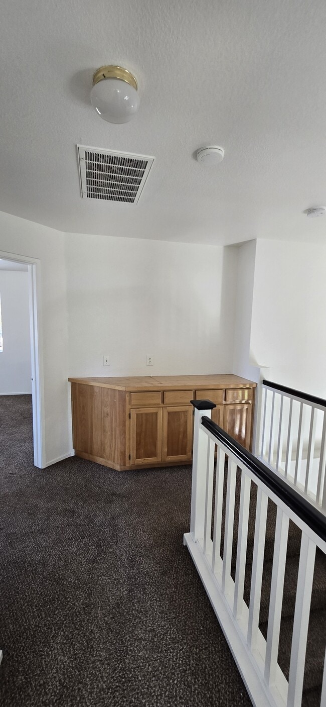 Building Photo - Weston Ranch 4 Bedroom 3 Bathroom Home