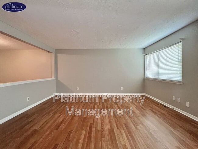 Building Photo - 63 Sandalwood Cir