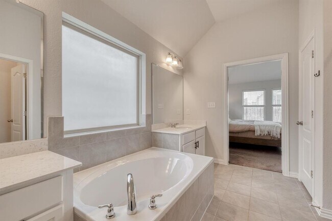 Building Photo - 6533 Cetone Terrace