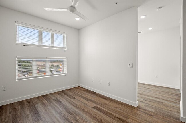 Building Photo - 6324 N Lamar Blvd
