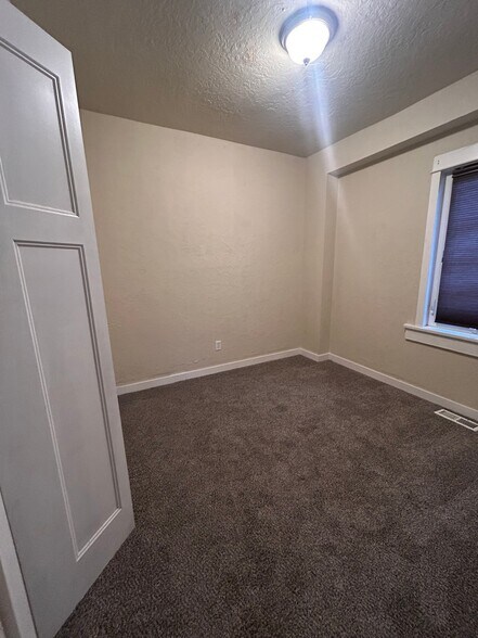 Building Photo - 1415 E Coeur D Alene Ave
