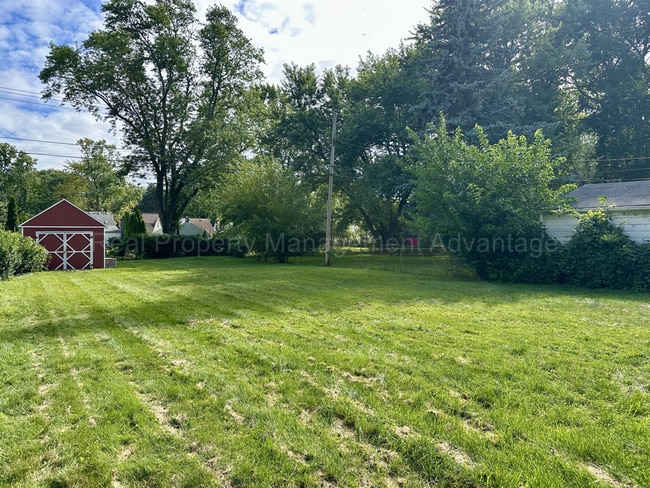 Building Photo - Spacious 4-Bedroom, 2-Bath Home in Clawson – Minutes from Downtown!