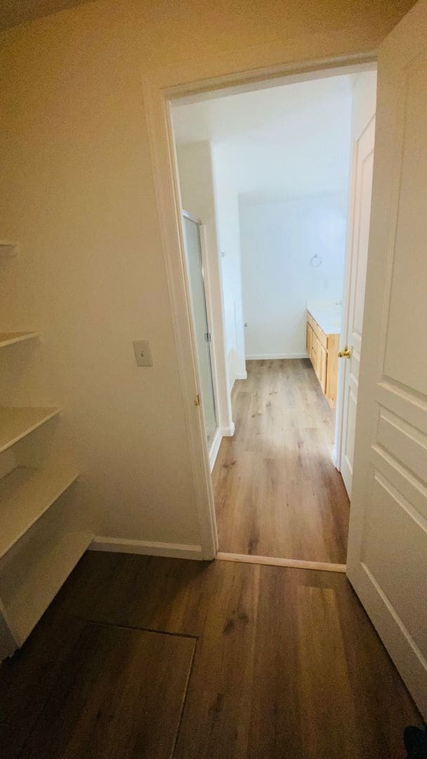 Building Photo - Gorgeous Remodeled Spacious 4 bedroom