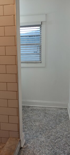 Building Photo - 260 St George St