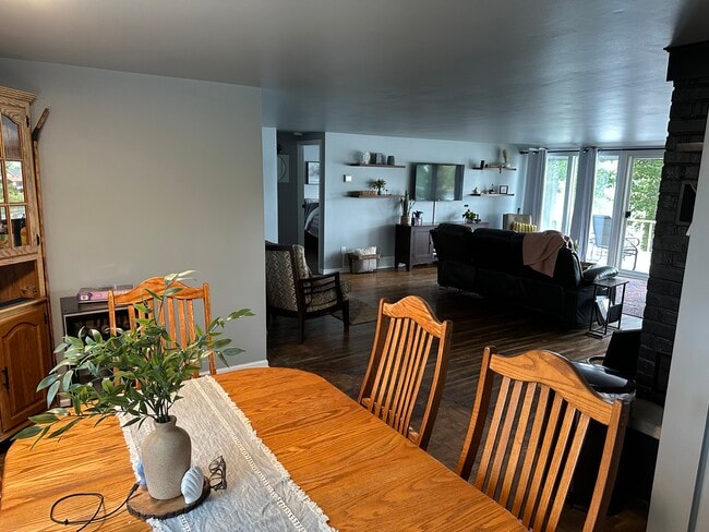 Building Photo - 11298 Long Point Dr