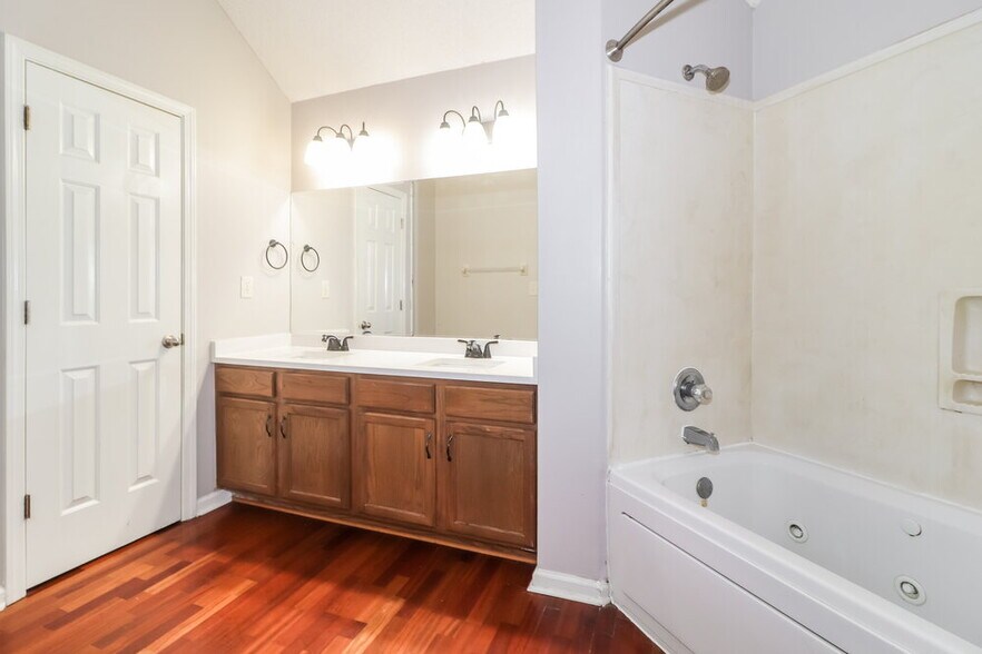 Building Photo - 1058 Green Fern Cove