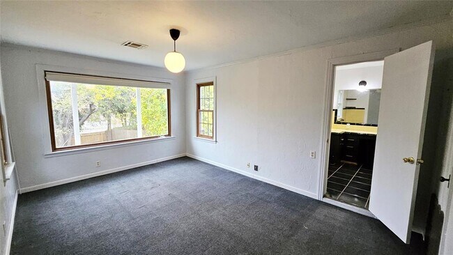 Building Photo - 2108 NW 25th St