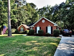 Building Photo - 121 Laurenburg Dr