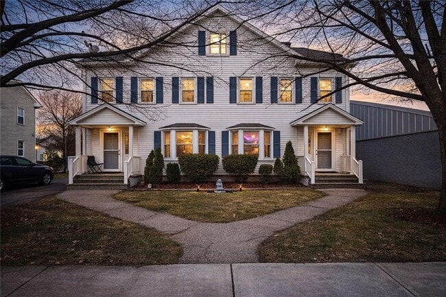 Building Photo - 39 Roland St