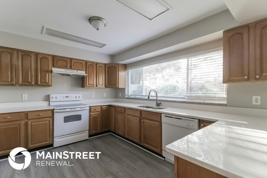 Building Photo - 512 San Marie Ave