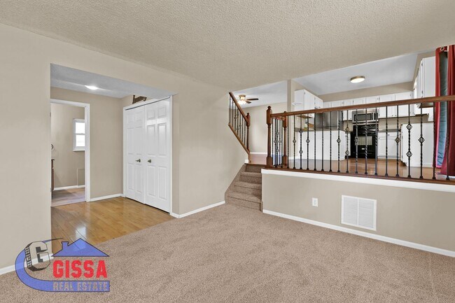 Building Photo - Beautiful home with 3 bedrooms, 2 bathroom...