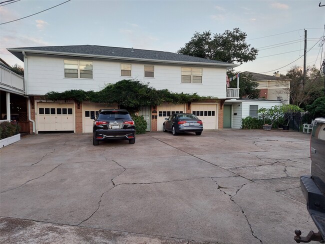 Building Photo - 2821 Eastgrove Ln