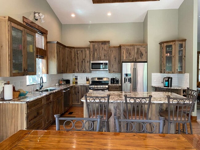 Building Photo - "Spacious 4-Bedroom Retreat with 3 Full Ba...