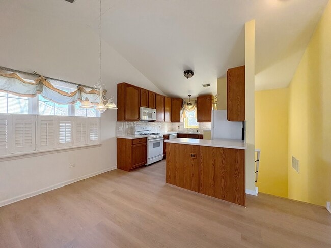 Building Photo - 2611 Cedar Glade Dr