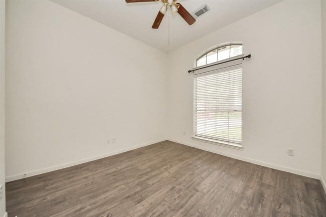 Building Photo - 21630 Live Oaks Spring Dr