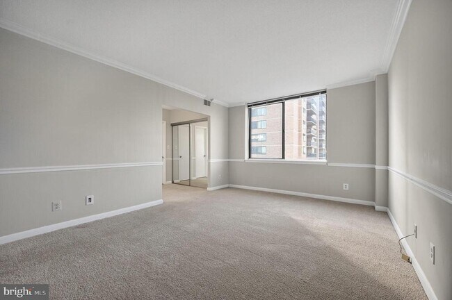 Building Photo - 3709 S George Mason Dr