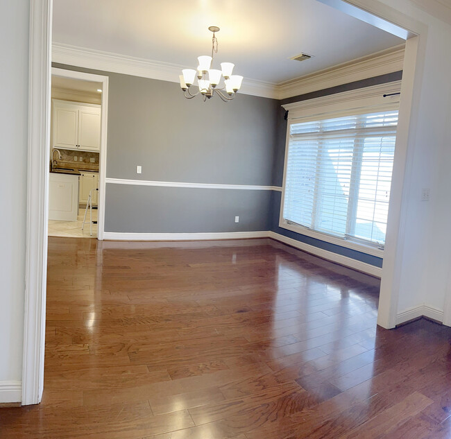 Building Photo - 3610 White Oaks Ridge