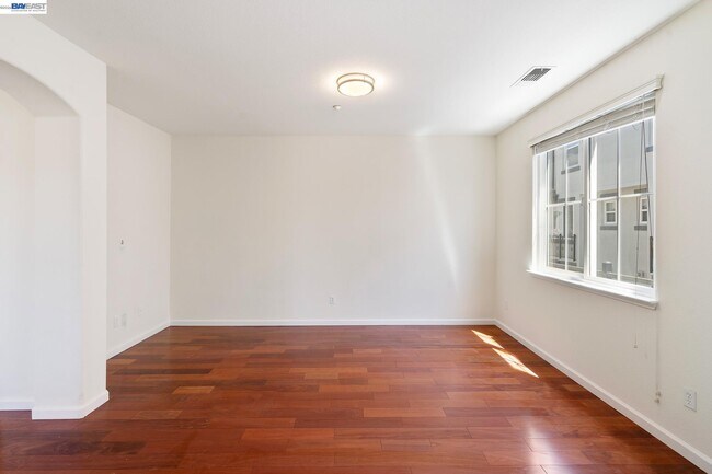 Building Photo - 7981 Bellina St