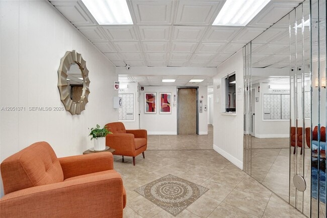 Building Photo - 400 N Riverside Dr