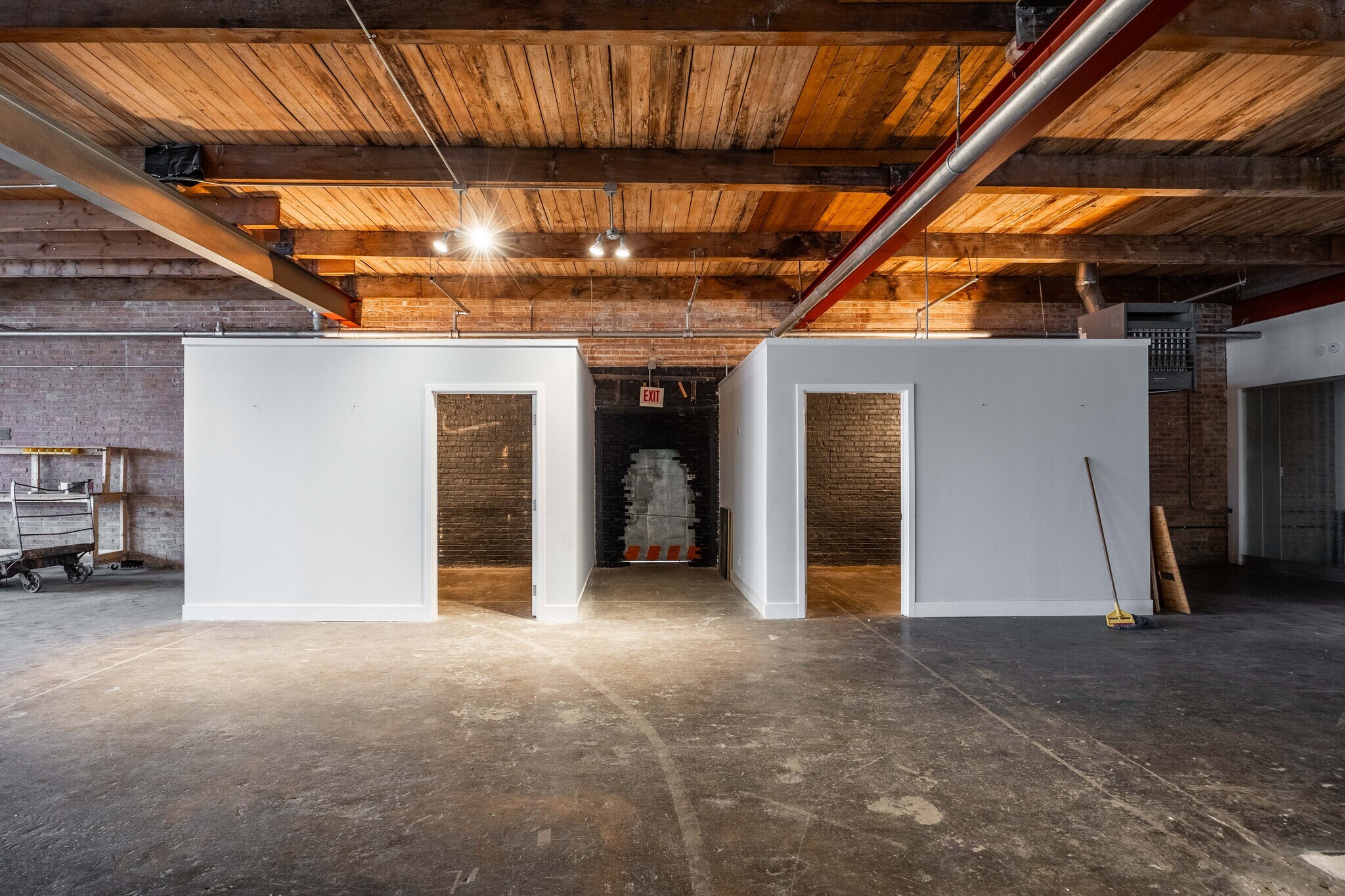 Building Photo - 3134 W Carroll Ave