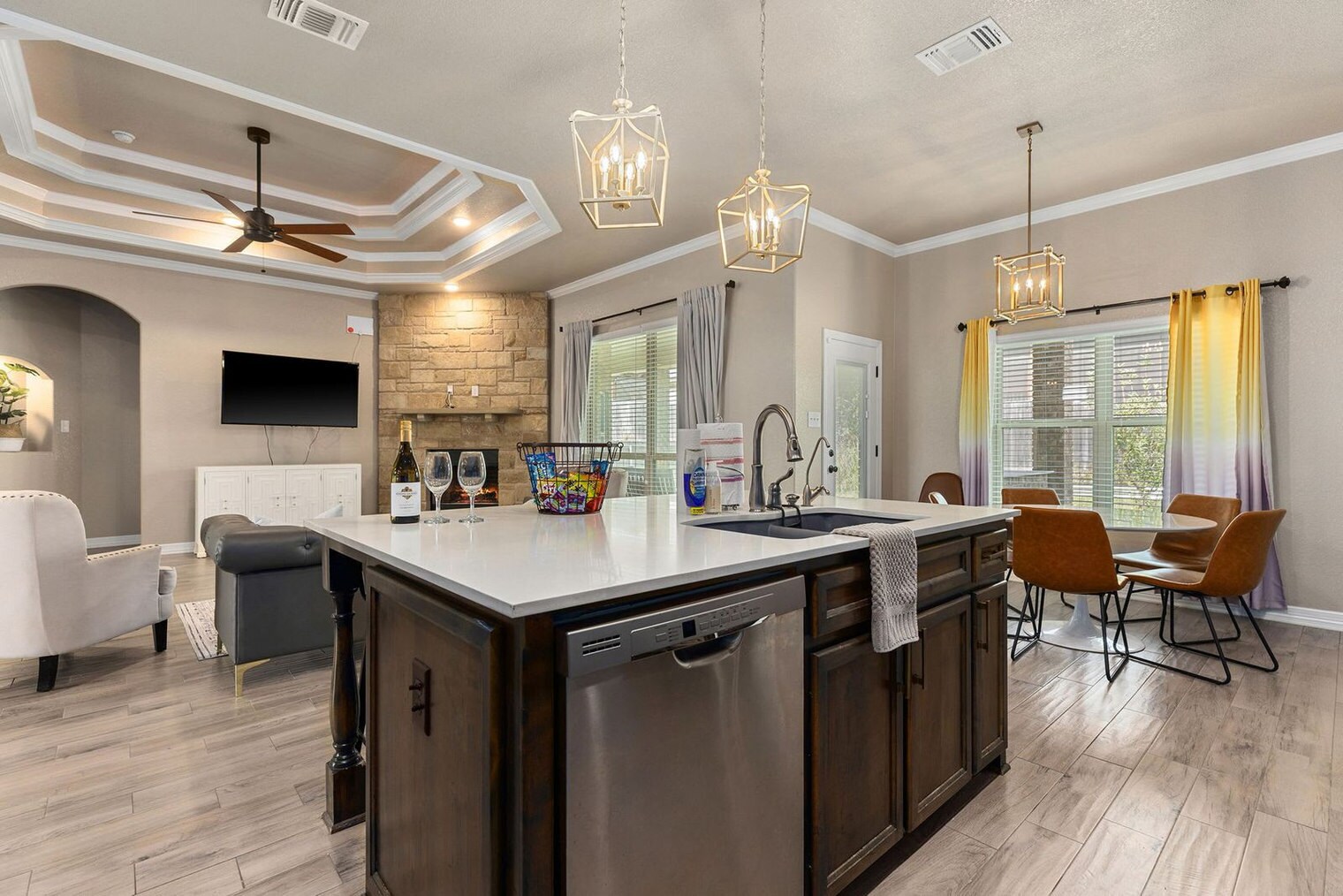 Building Photo - 2026 Henrietta Ave