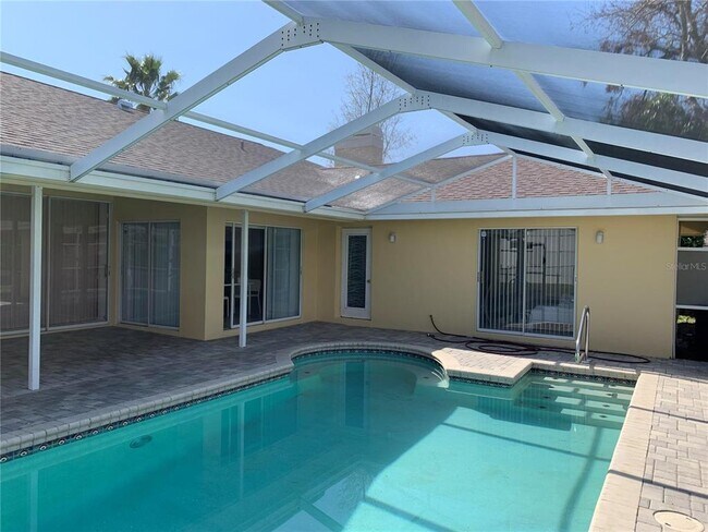 Building Photo - 8621 Ashbury Dr