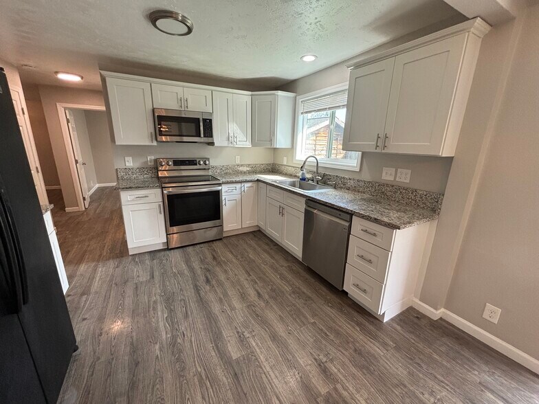 Kitchen 1 - 730 12th Ave SE