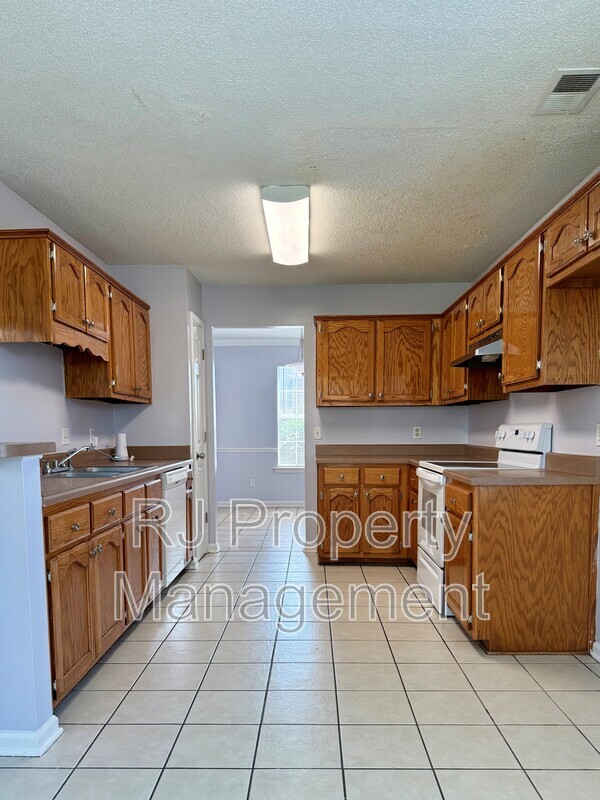 Building Photo - 5353 Farm Ridge Dr