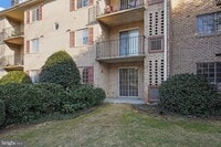 Building Photo - 1521 Colonial Dr