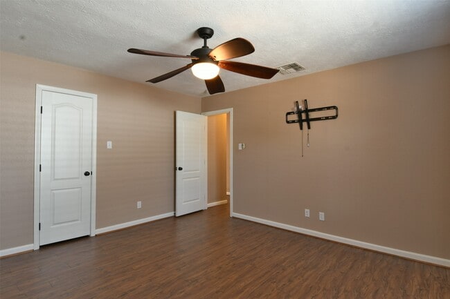 Building Photo - 809 Pecan St