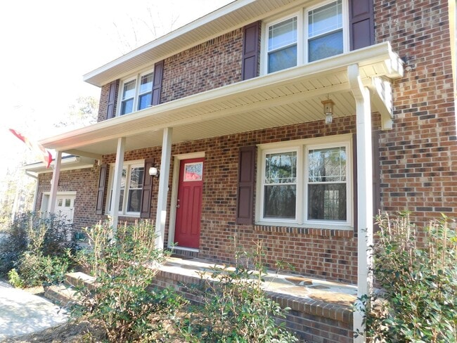 Building Photo - 105 Little Rossie Rd