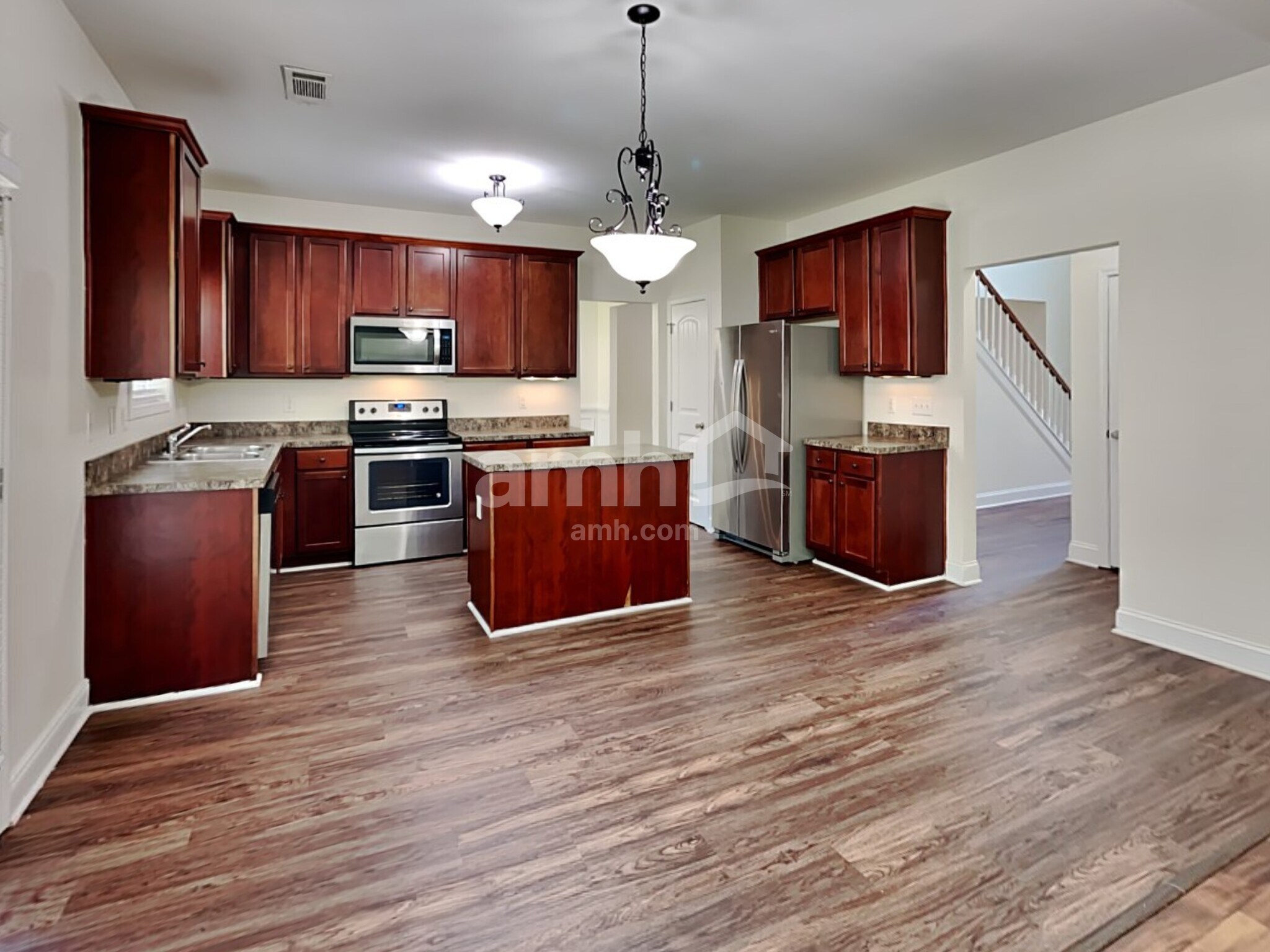 Building Photo - 6260 Cove Creek Dr