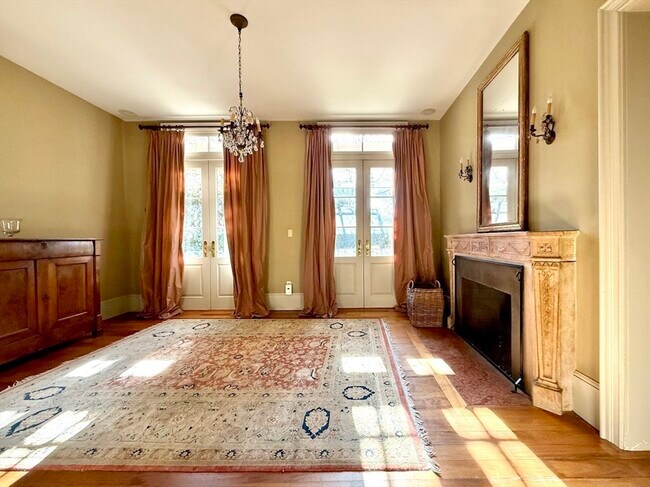 Building Photo - 918 Hale St