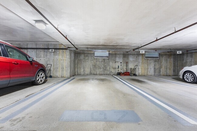 Building Photo - 50 Freedom Hollow