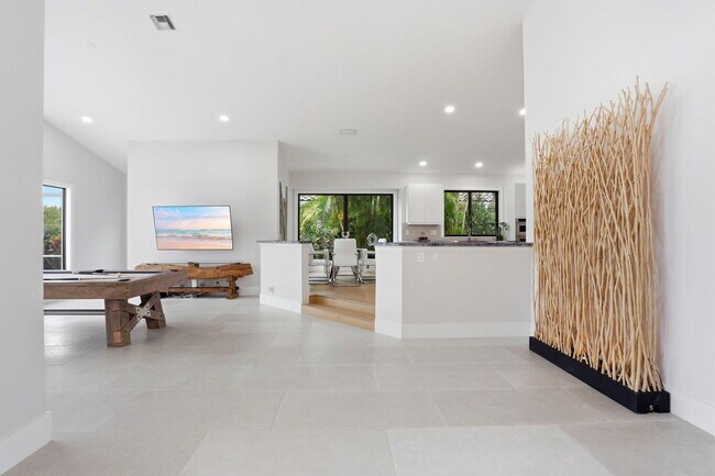 Building Photo - 11180 Isle Brook Ct