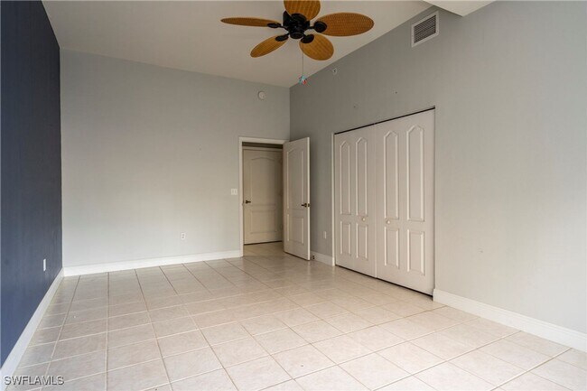 Building Photo - 14815 Laguna Dr