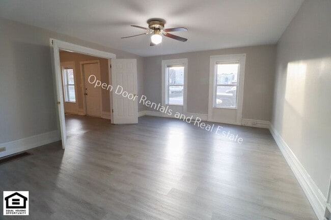 Building Photo - 121 S State St