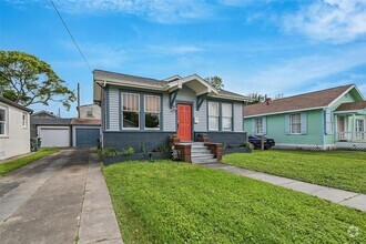 Building Photo - 4307 Ave Q 1/2