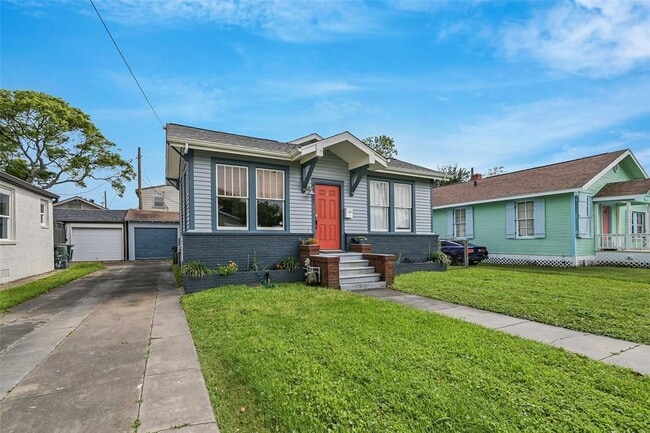Primary Photo - 4307 Ave Q 1/2