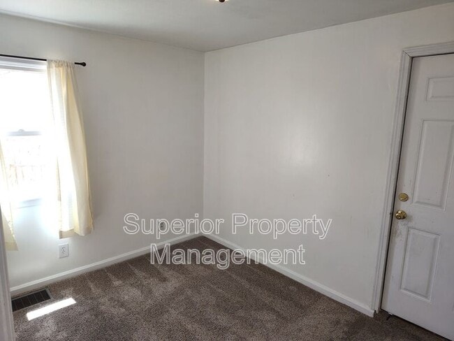 Building Photo - 2121 Park Pl