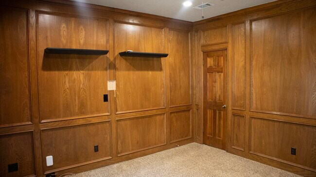 Building Photo - 9 Huntsmans Horn Cir
