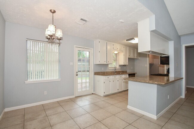 Building Photo - 12927 Westmere Dr